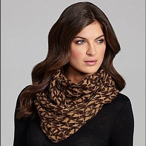 New Michael Kors MK Logo Scarf